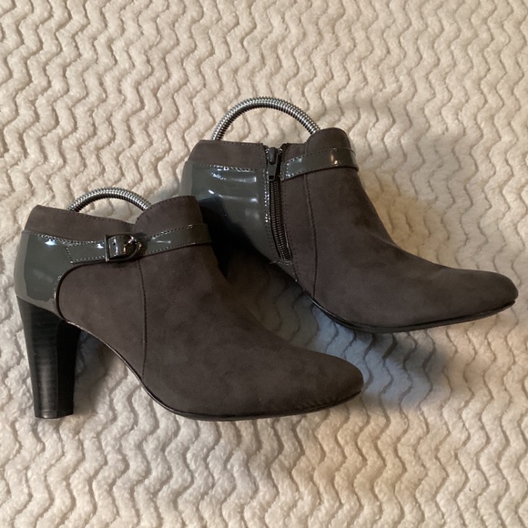 Karen Scott Grey Booties Women’s size 9 - Picture 1 of 6